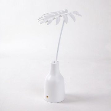 Настольная лампа Seletti Leaf Light Stellou 09024